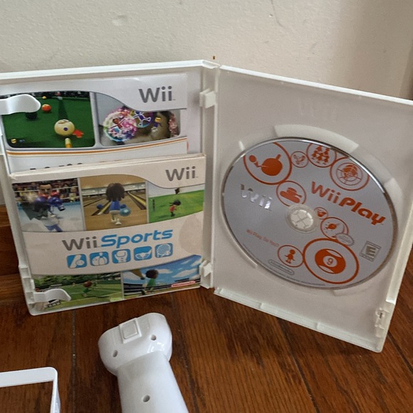 Wii Sports and Games Bundle - White - Picture 4 of 8